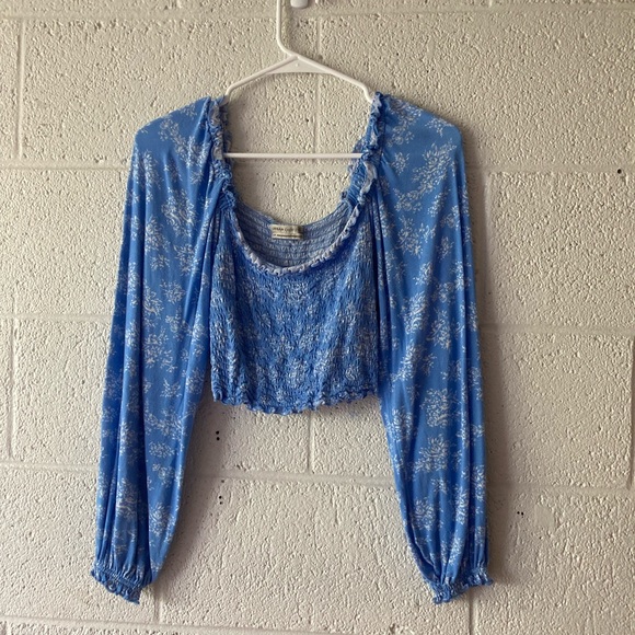 Urban Outfitters Blue Floral Smocked Crop Top S - Picture 2 of 5